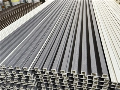 Innendørs 168*24mm treplast komposittlaminert WPC riflet veggpanel